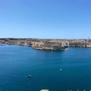 Superb 3 Bedroom In La Valletta